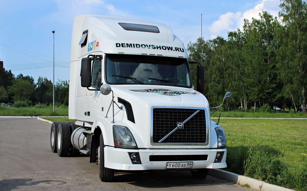 Алтай, № Т 600 АВ 04 — Volvo VNL670