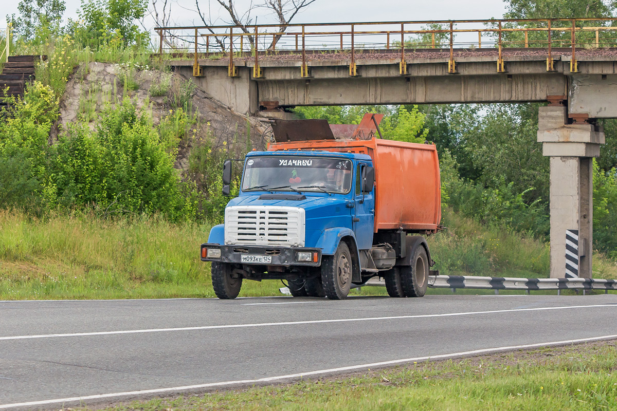 Красноярский край, № М 093 КЕ 124 — ЗИЛ-432932