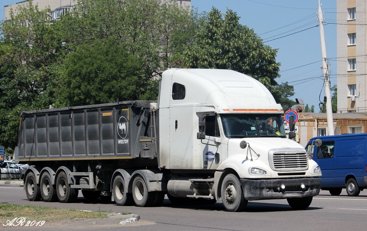 Воронежская область, № В 777 РМ 36 — Freightliner Columbia