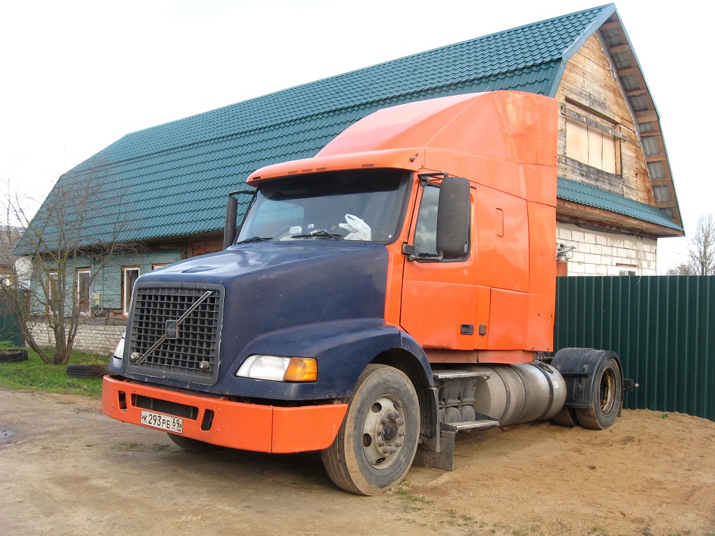 Тверская область, № К 293 РЕ 69 — Volvo VNM430