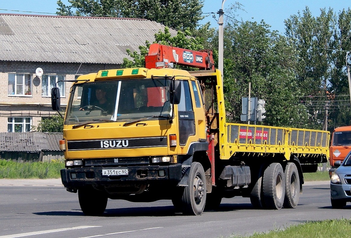 Псковская область, № А 351 ЕС 60 — Isuzu Forward (общая модель)