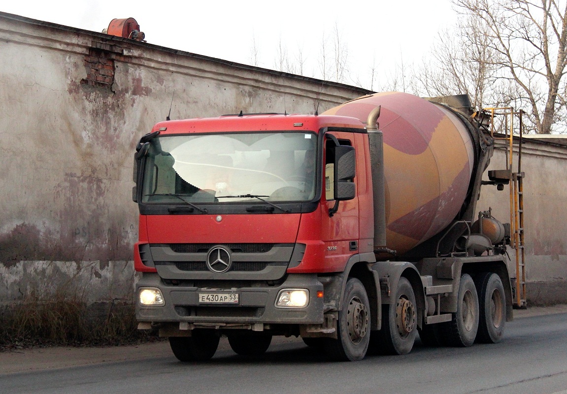 Новгородская область, № Е 430 АР 53 — Mercedes-Benz Actros ('2003) 3236