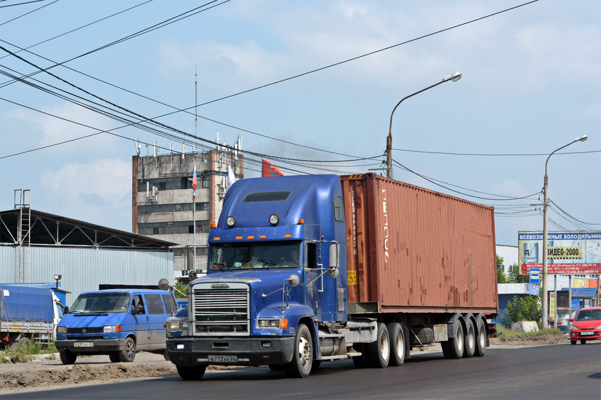 Красноярский край, № В 772 ХЕ 24 — Freightliner FLD