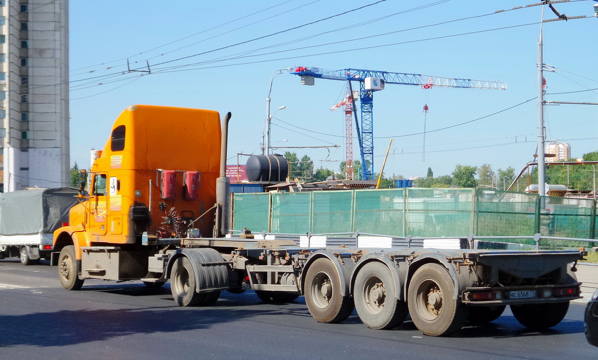 Москва, № А 230 ХЕ 199 — Freightliner FLD 120 SD