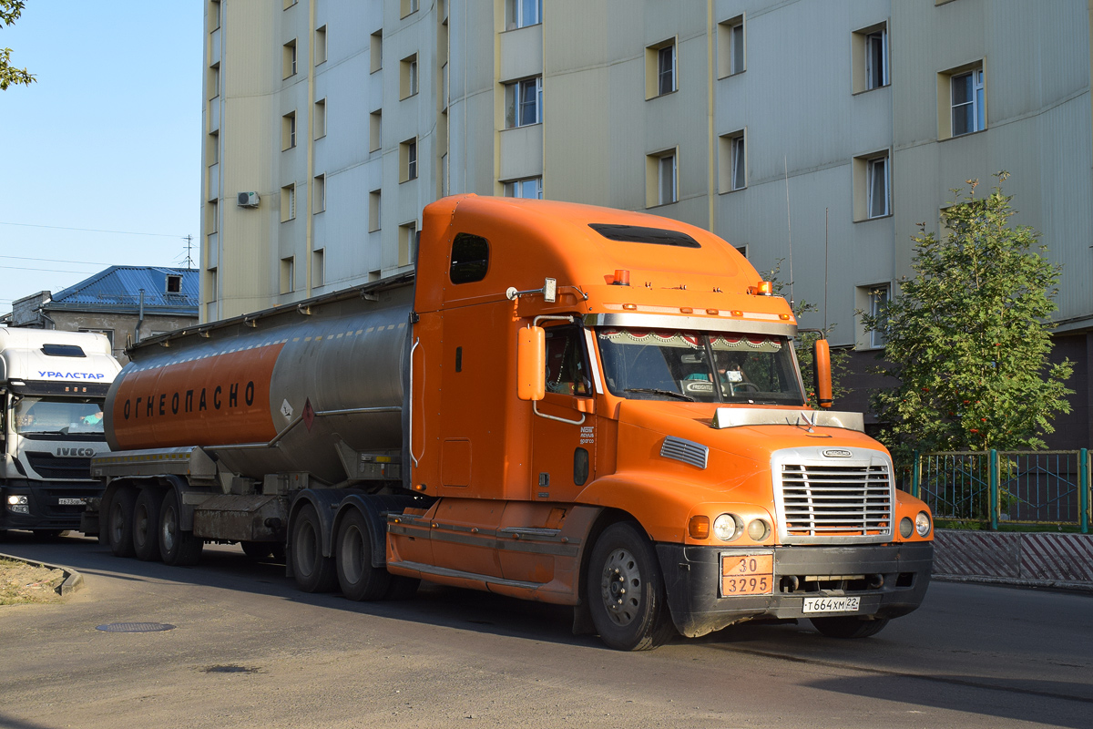 Алтайский край, № Т 664 ХМ 22 — Freightliner Century Class