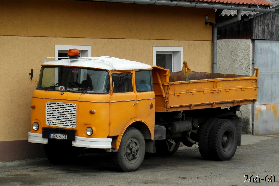 Словакия, № NR-750GT — Škoda 706 RT