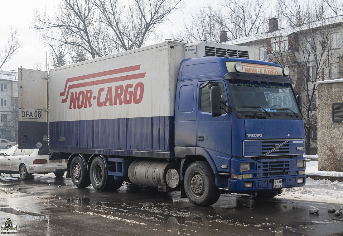 Жамбылская область, № 490 DFA 08 — Volvo ('1993) FH12.420