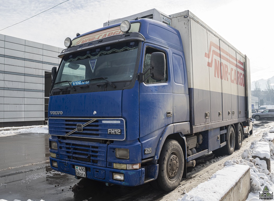 Жамбылская область, № 490 DFA 08 — Volvo ('1993) FH12.420