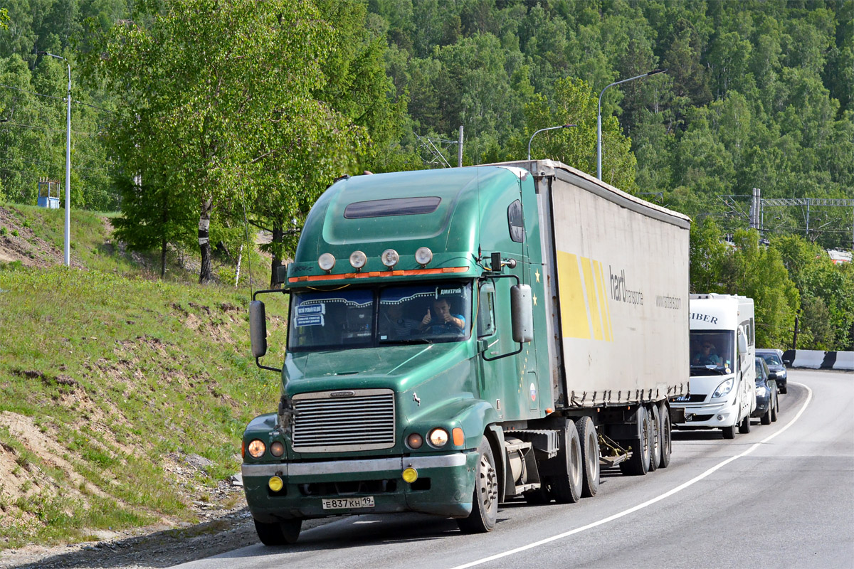 Хакасия, № Е 837 КН 19 — Freightliner Century Class