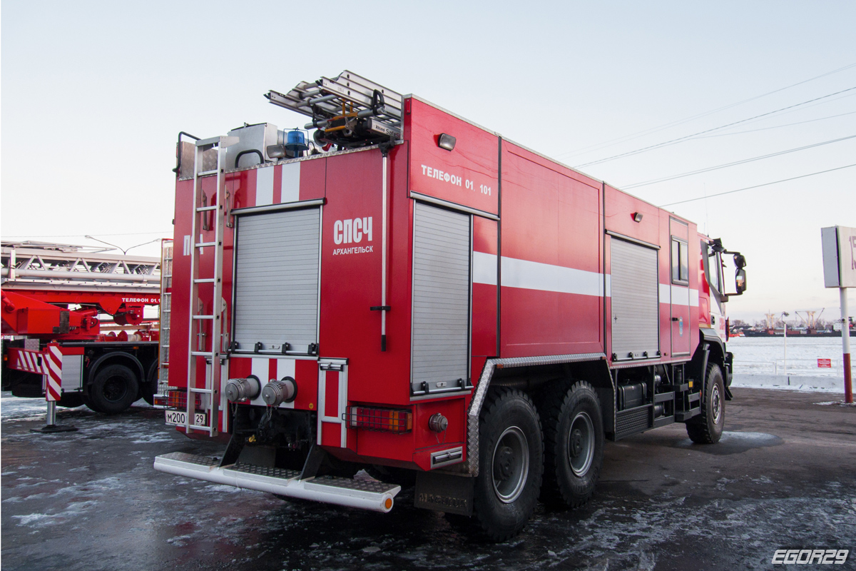 Архангельская область, № М 200 НО 29 — IVECO-AMT Trakker ('2013)