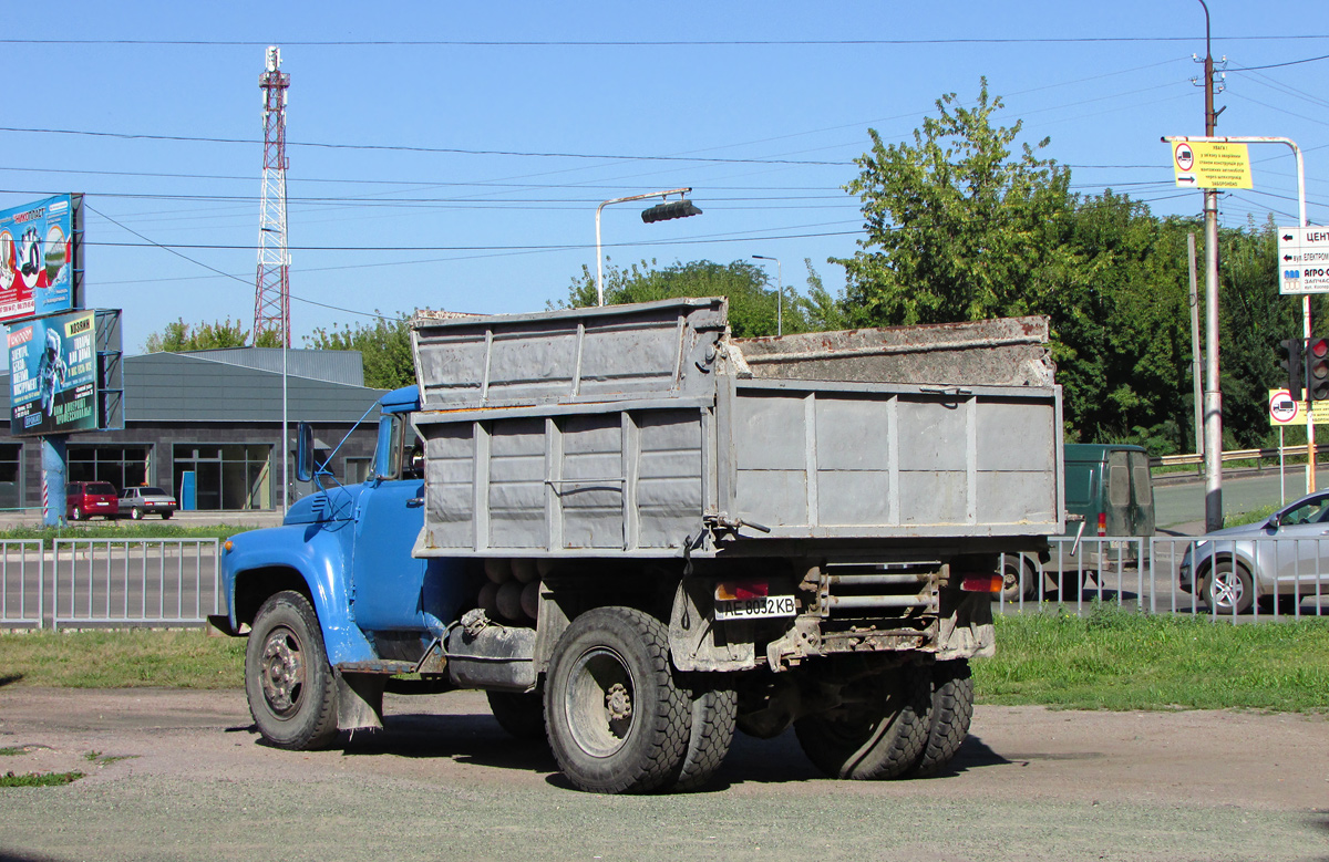 Днепропетровская область, № АЕ 8032 КВ — ЗИЛ-495810