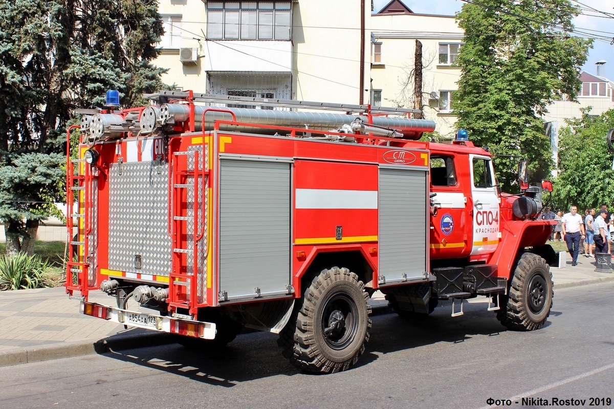 Краснодарский край, № А 854 АА 123 — Урал-43206-41