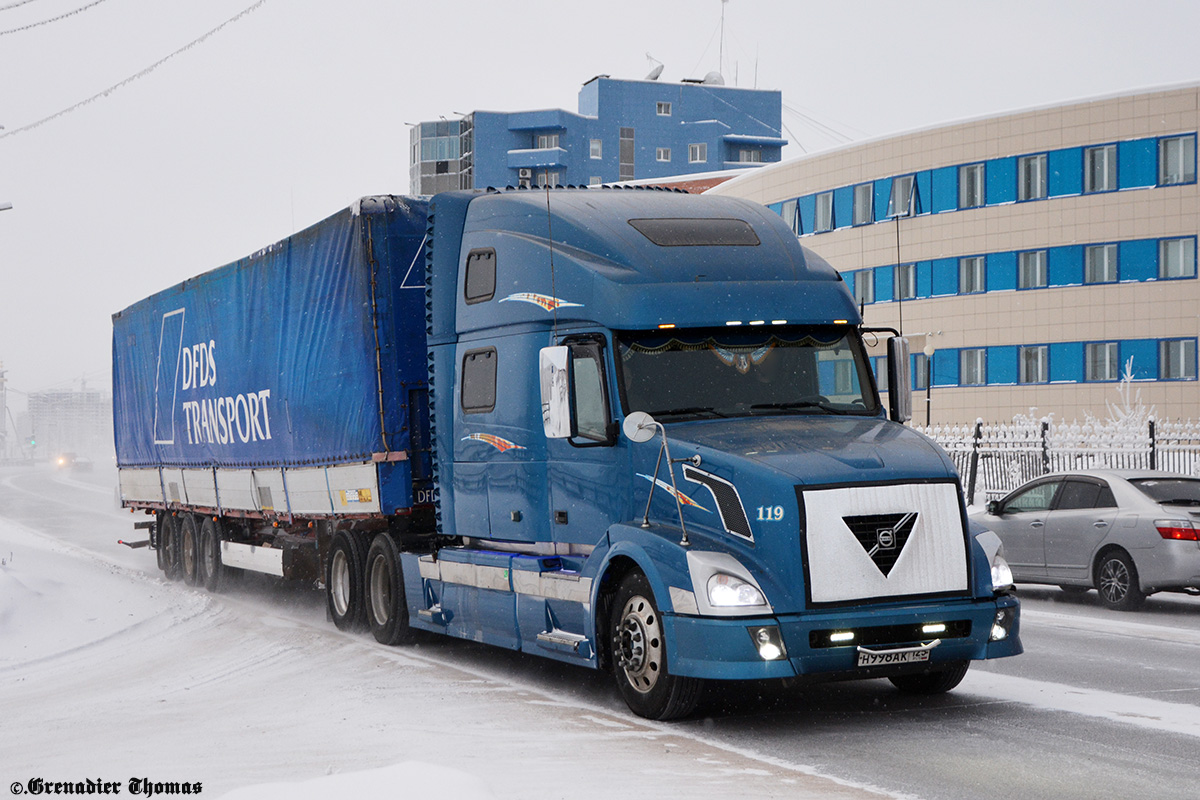 Приморский край, № Н 998 АК 125 — Volvo VNL780