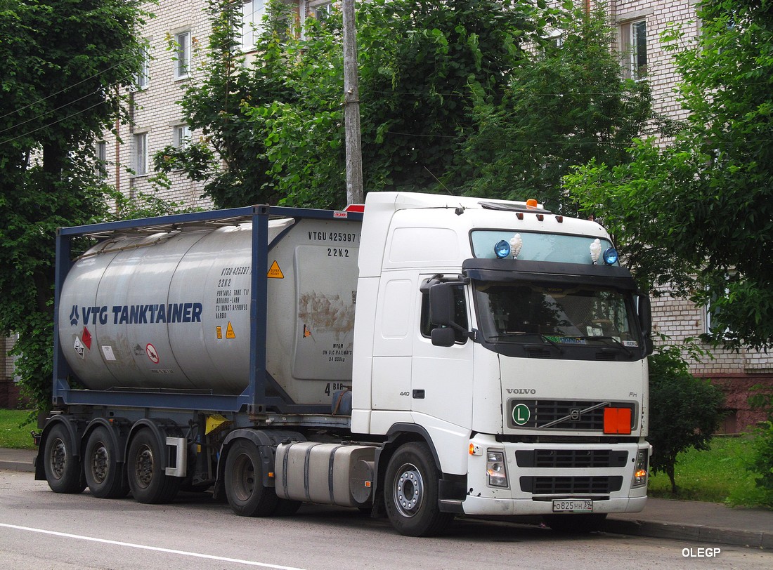 Калининградская область, № О 825 НН 39 — Volvo ('2002) FH12.440