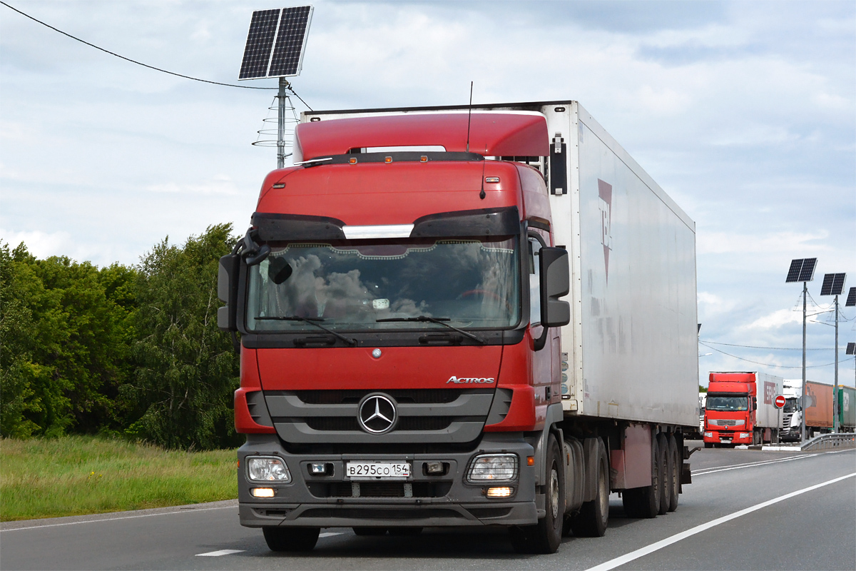 Новосибирская область, № В 295 СО 154 — Mercedes-Benz Actros ('2009) 1844