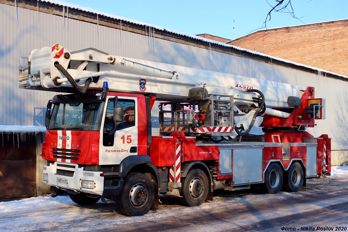 Ростовская область, № Т 687 ХТ 61 — IVECO Trakker ('2004)