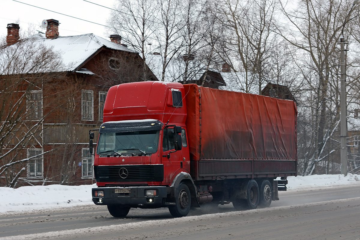 Ярославская область, № Т 933 ОН 76 — Mercedes-Benz NG (общ. мод.)