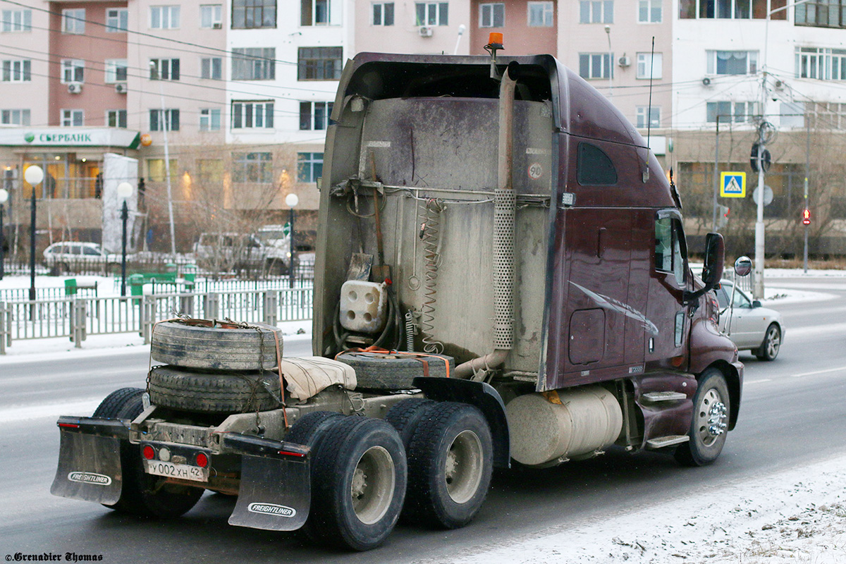 Саха (Якутия), № У 002 ХН 42 — Kenworth T2000