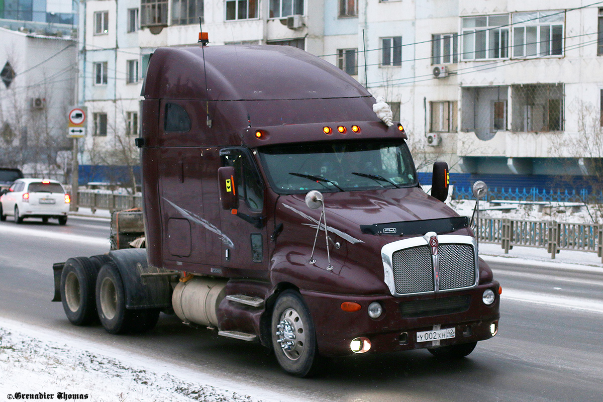 Саха (Якутия), № У 002 ХН 42 — Kenworth T2000