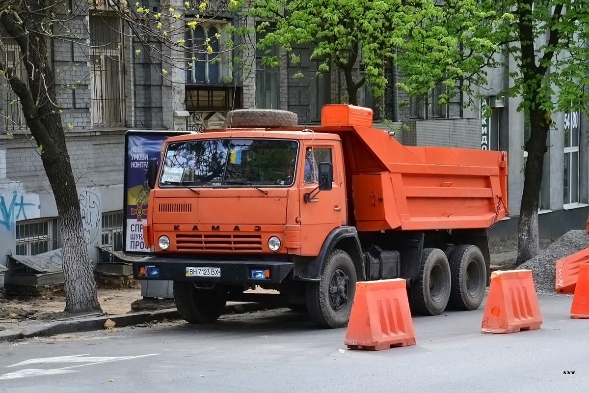 Одесская область, № ВН 7123 ВХ — КамАЗ-5511