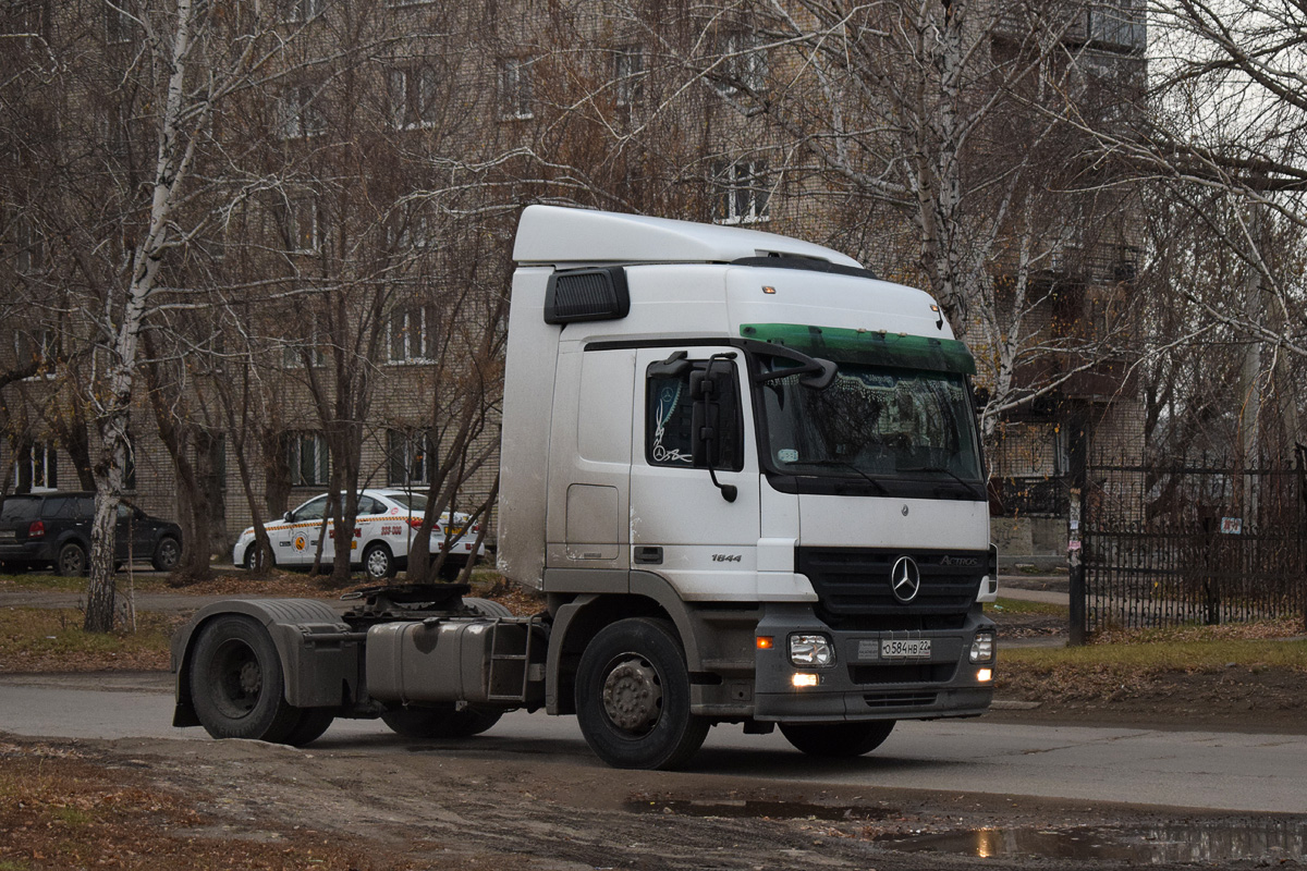 Алтайский край, № О 584 НВ 22 — Mercedes-Benz Actros ('2003) 1844