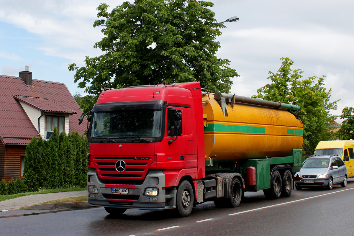 Литва, № HHC 697 — Mercedes-Benz Actros ('2003) 1844