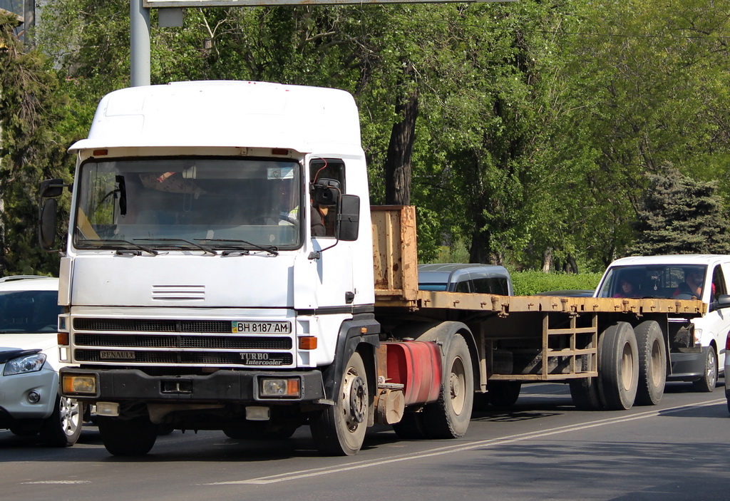 Одесская область, № ВН 8187 АМ — Renault R-Series Major