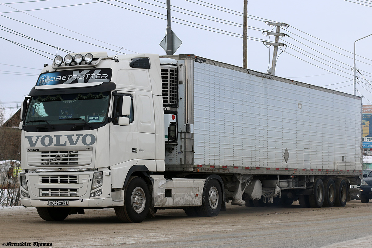 Хабаровский край, № М 642 ХН 32 — Volvo ('2008) FH.460