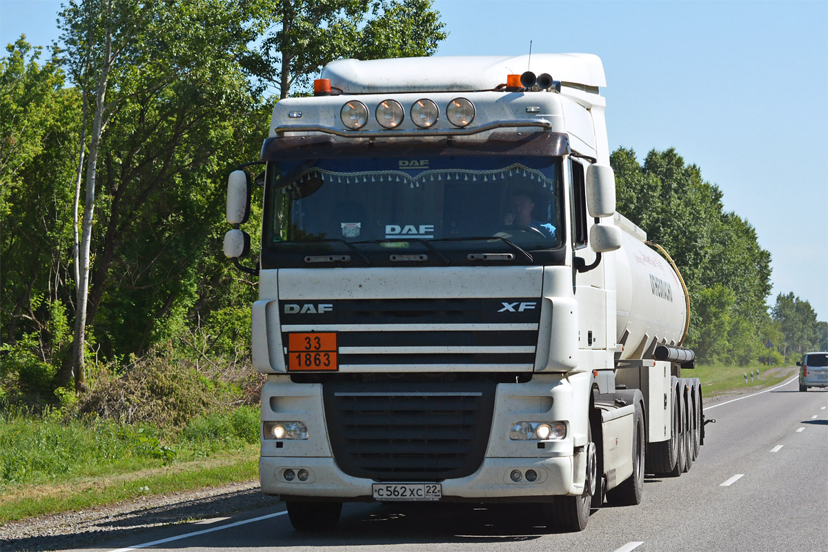 Алтайский край, № С 562 ХС 22 — DAF XF105 FT