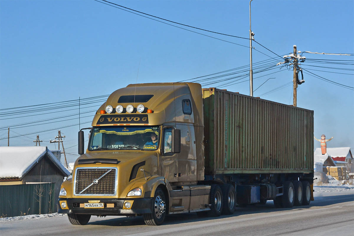 Саха (Якутия), № М 165 КК 14 — Volvo VNL670