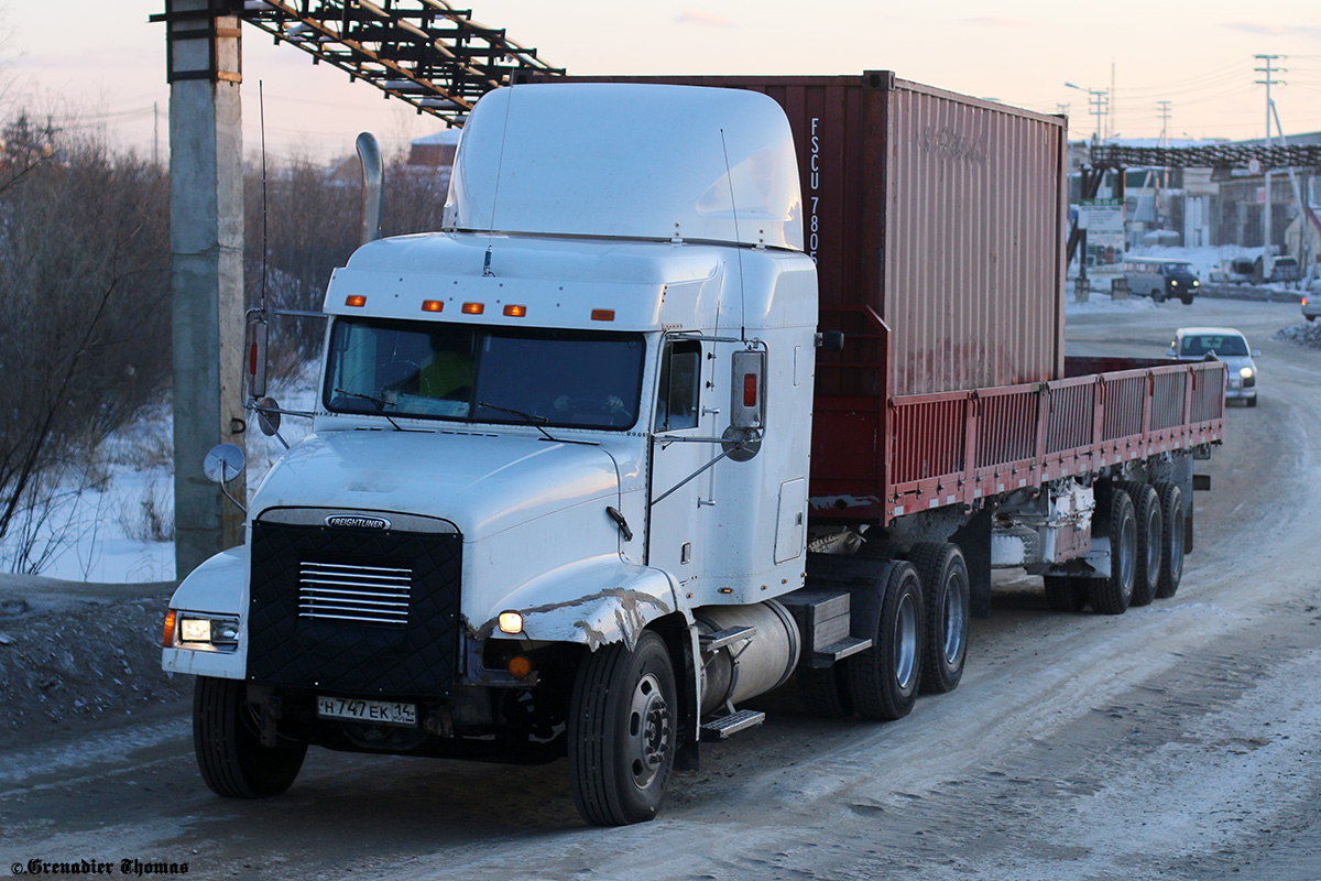 Саха (Якутия), № Н 747 ЕК 14 — Freightliner FLD 112