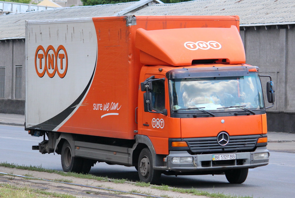 Николаевская область, № ВЕ 5327 ВВ — Mercedes-Benz Atego 818