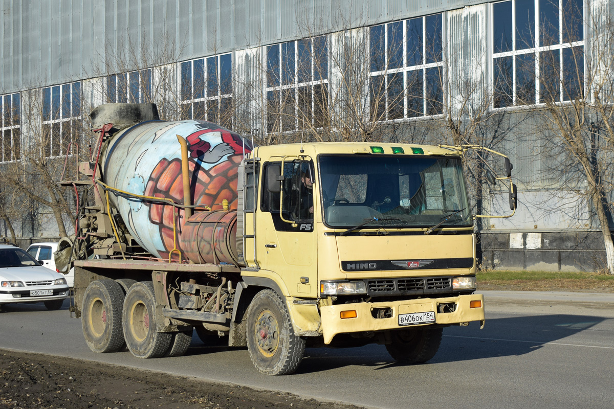 Алтайский край, № В 406 ОК 154 — Hino FS