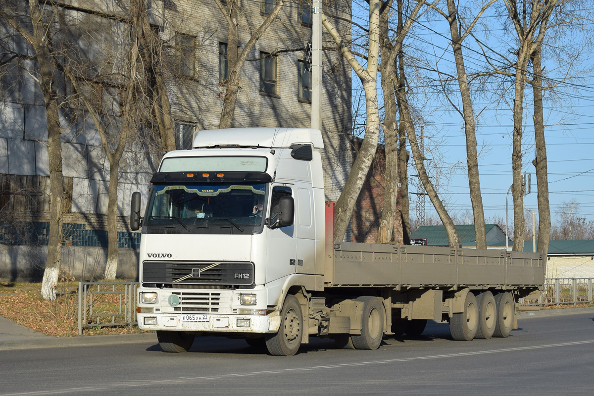 Алтайский край, № К 065 ХН 22 — Volvo ('1993) FH12.420