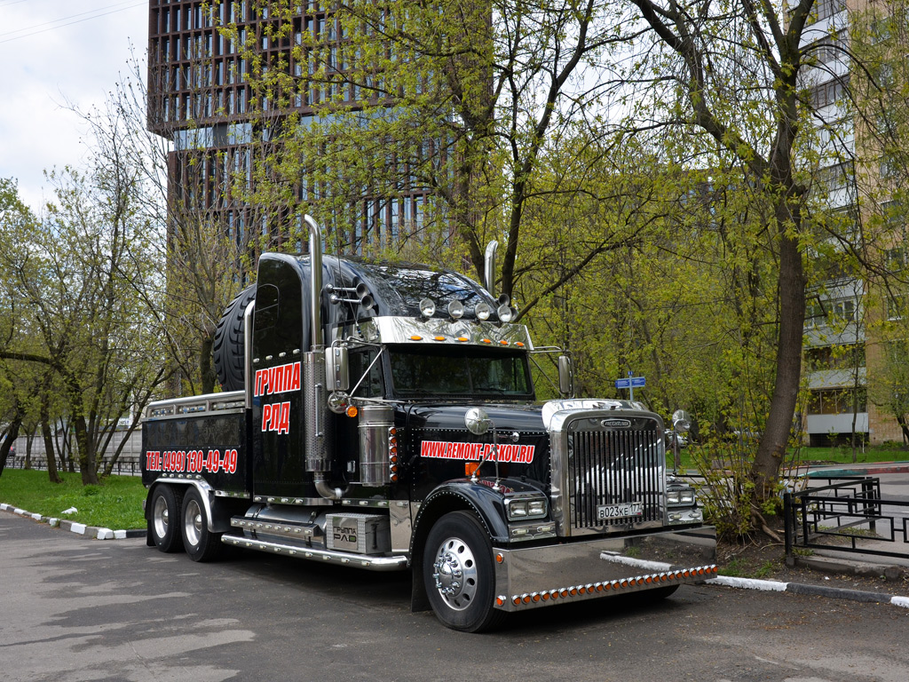 Москва, № В 023 КЕ 177 — Freightliner FLD 132 Classic XL