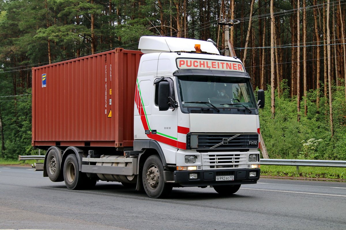 Чечня, № В 992 АО 95 — Volvo ('1993) FH12.420