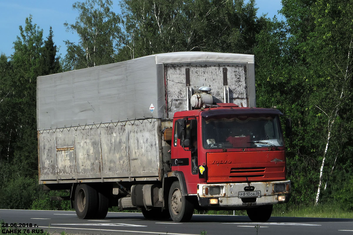 Воронежская область, № Р 810 ОА 36 — Volvo FL6