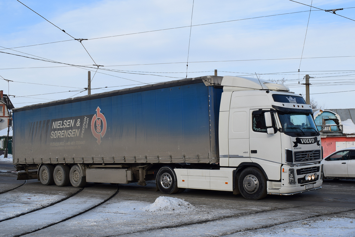 Алтайский край, № Т 725 ХО 22 — Volvo ('2002) FH12.460