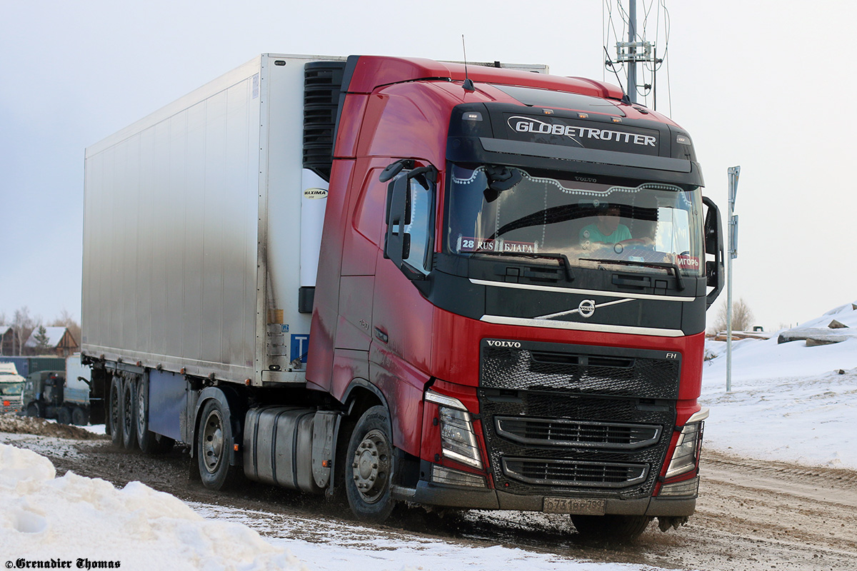 Амурская область, № О 731 ВР 799 — Volvo ('2012) FH.460 [X9P]; Амурская область, № АР 7334 28 — Schmitz Cargobull S.KO (общая модель)