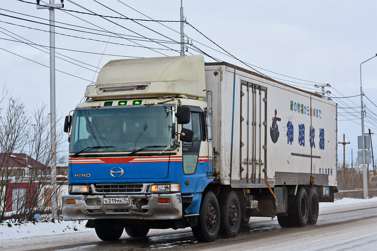 Саха (Якутия), № Е 319 МА 14 — Hino Profia