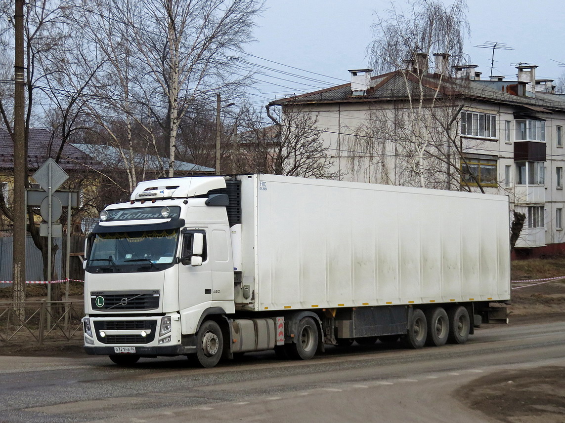 Костромская область, № О 321 НВ 44 — Volvo ('2008) FH.460