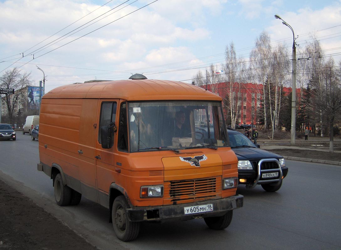 Удмуртия, № У 605 МН 18 — Mercedes-Benz T2 ('1967)