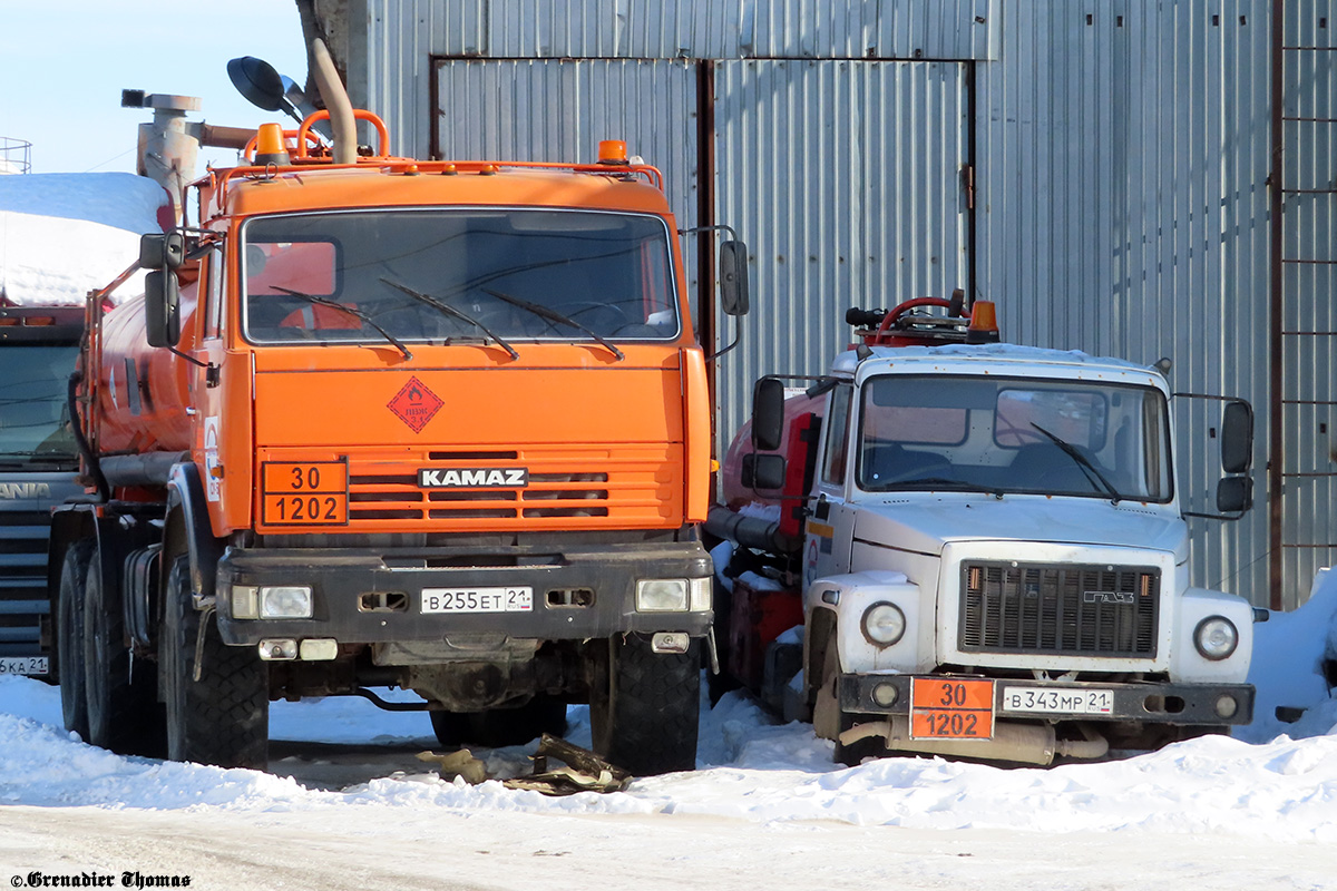 Чувашия, № В 255 ЕТ 21 — КамАЗ-43118-10 [43118K]; Чувашия, № В 343 МР 21 — ГАЗ-3309