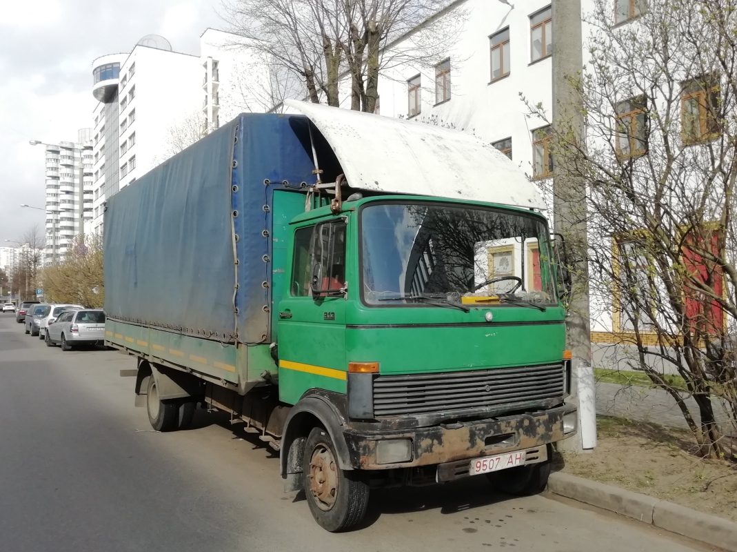 Брестская область, № 9507 АН — Mercedes-Benz LP (общ. мод.)