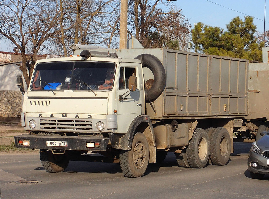 Краснодарский край, № Е 897 РВ 123 — КамАЗ-5320