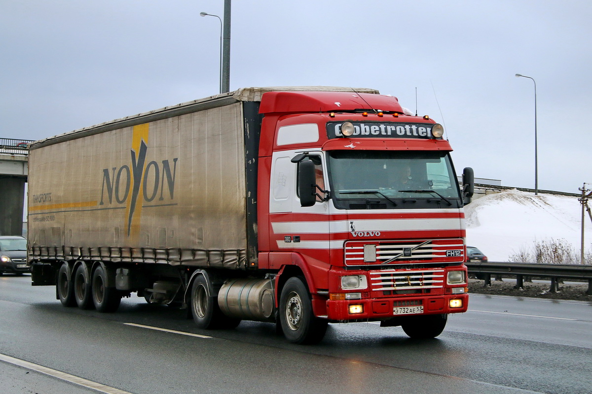 Новгородская область, № В 732 АЕ 53 — Volvo ('1993) FH12.380