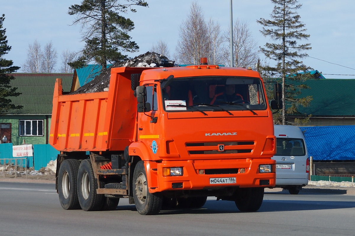 Ханты-Мансийский автоном.округ, № М 044 АТ 186 — КамАЗ-65115-L4