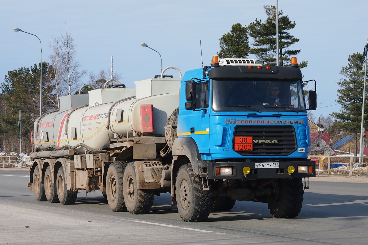 Ханты-Мансийский автоном.округ, № У 561 ТХ 174 — Урал-44202-82