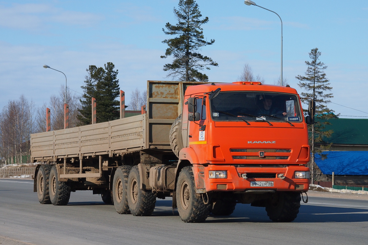 Ханты-Мансийский автоном.округ, № А 942 ЕМ 186 — КамАЗ-53504-46