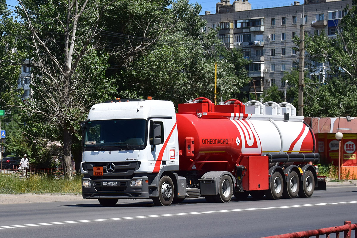 Волгоградская область, № М 993 ТК 750 — Mercedes-Benz Actros '09 1841 [Z9M]